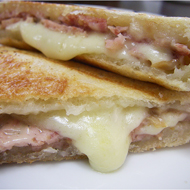 ピッツァケーゼのホットサンド