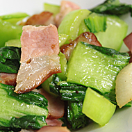 ベーコンと青梗菜