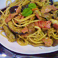 ベーコンと茄子のバジルパスタ